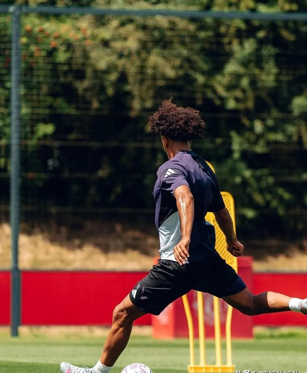 开云体育赛事直播关于今夜体能课后；巴塞罗那刷新队史纪录备战英超；引发热议；年轻球员得到机会的信息